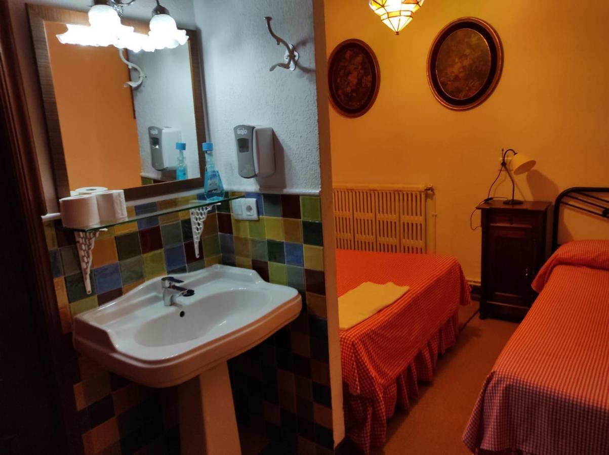 El Uncar Villa Castrejon de la Pena Ngoại thất bức ảnh