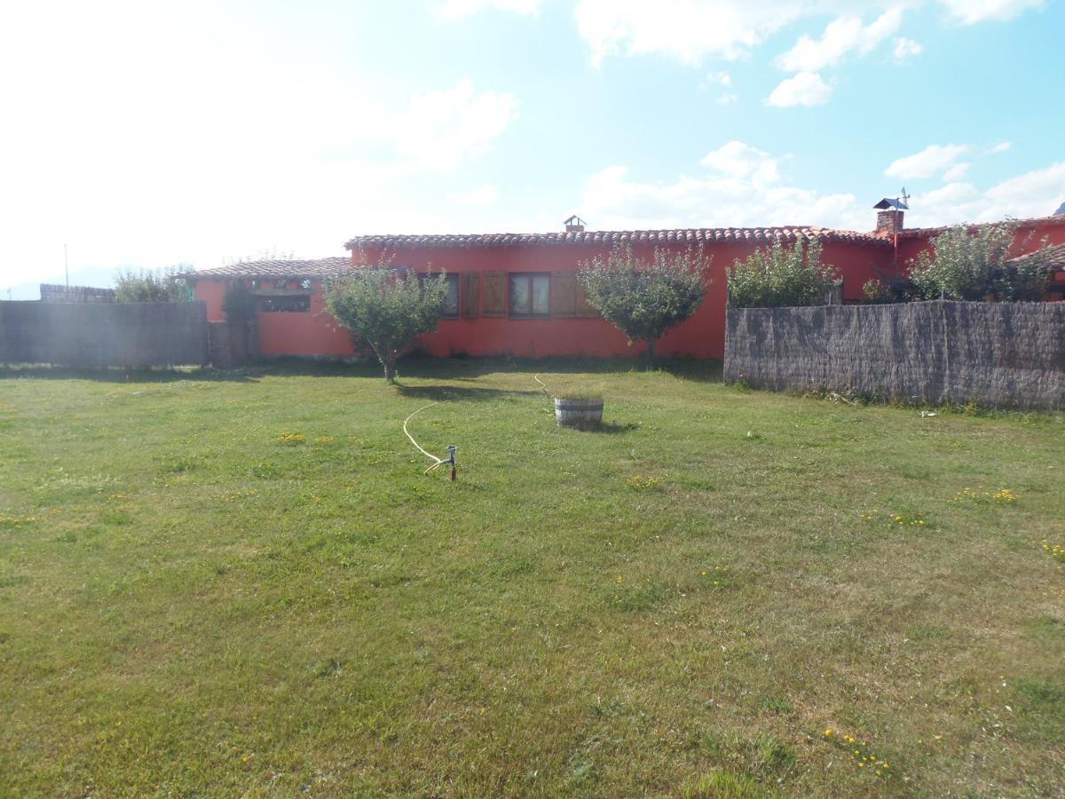 El Uncar Villa Castrejon de la Pena Ngoại thất bức ảnh
