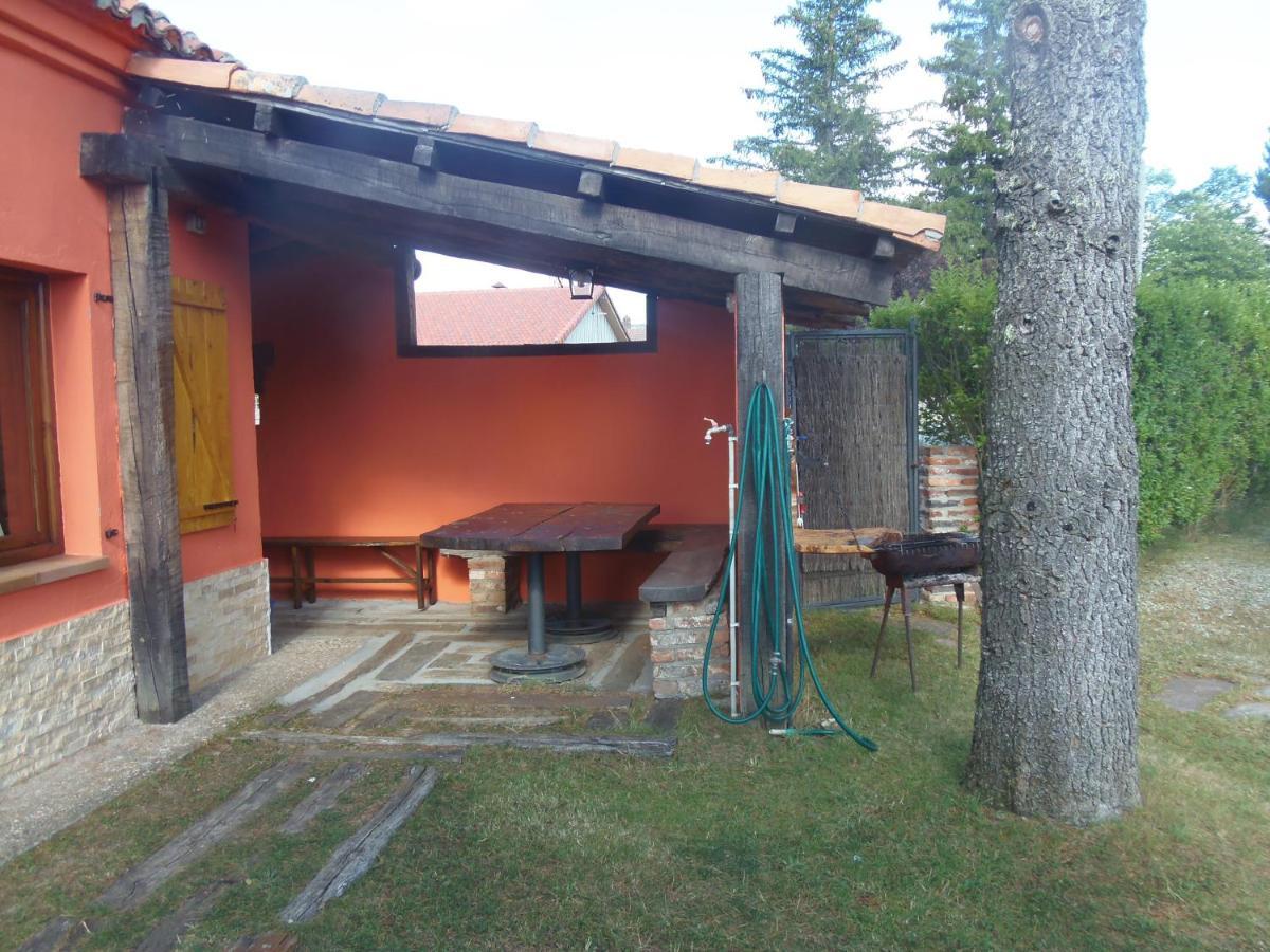 El Uncar Villa Castrejon de la Pena Ngoại thất bức ảnh