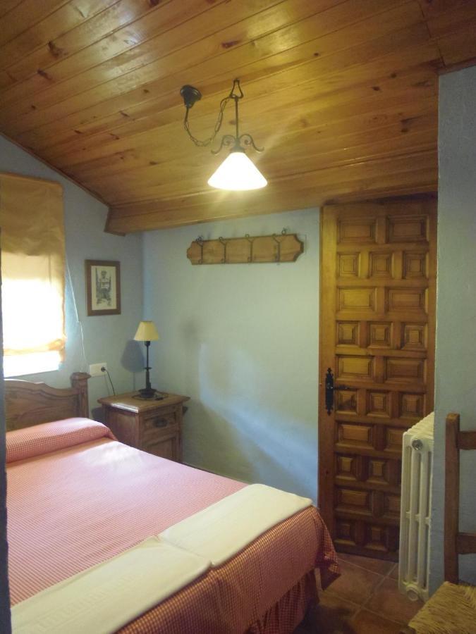 El Uncar Villa Castrejon de la Pena Ngoại thất bức ảnh