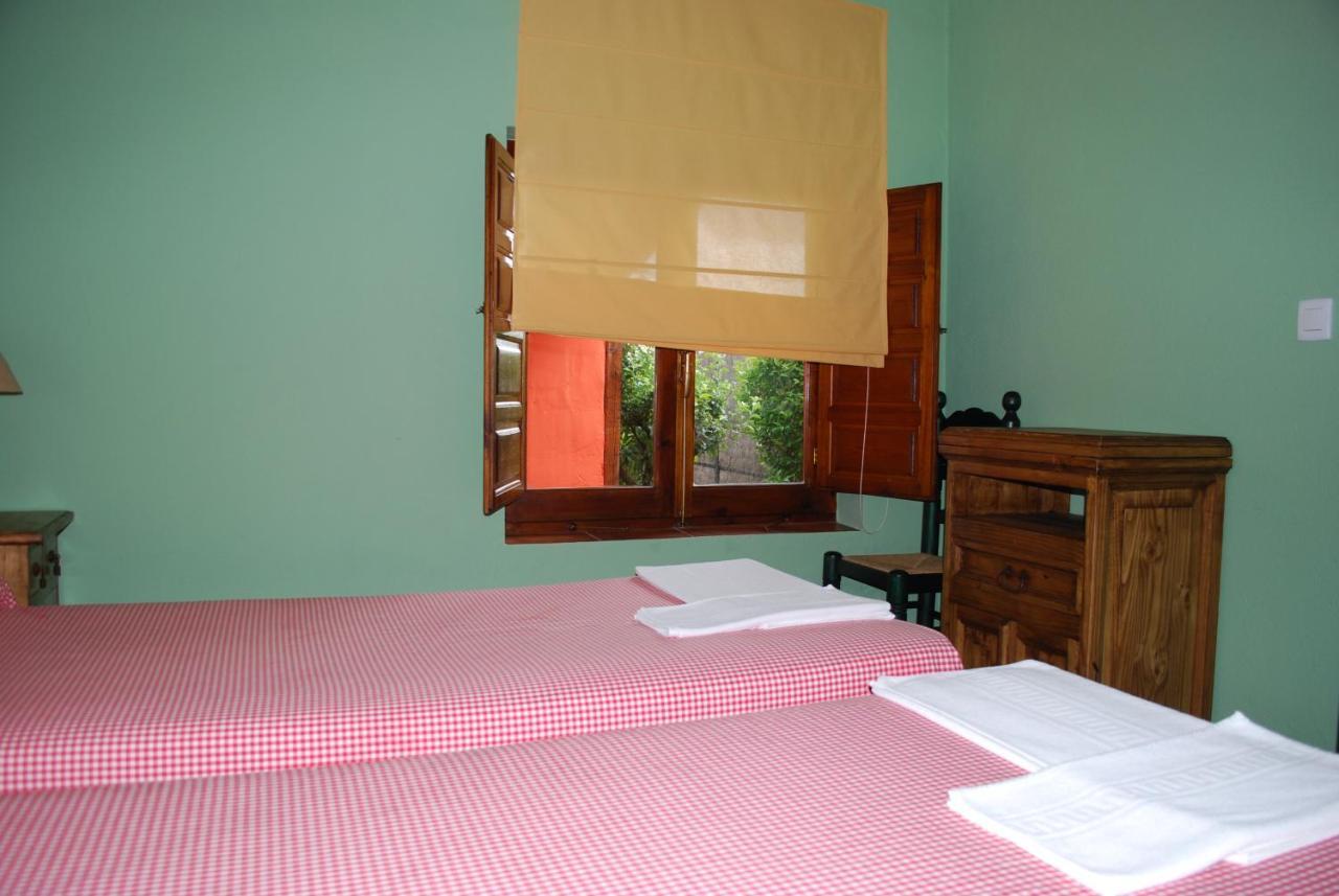 El Uncar Villa Castrejon de la Pena Ngoại thất bức ảnh