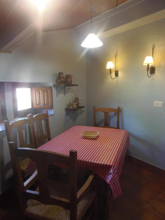 El Uncar Villa Castrejon de la Pena Ngoại thất bức ảnh