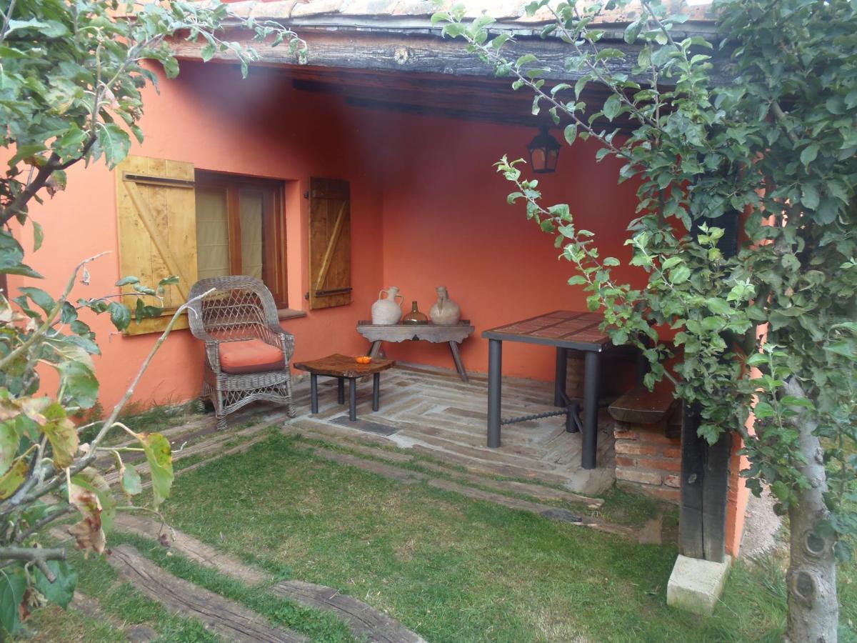 El Uncar Villa Castrejon de la Pena Ngoại thất bức ảnh
