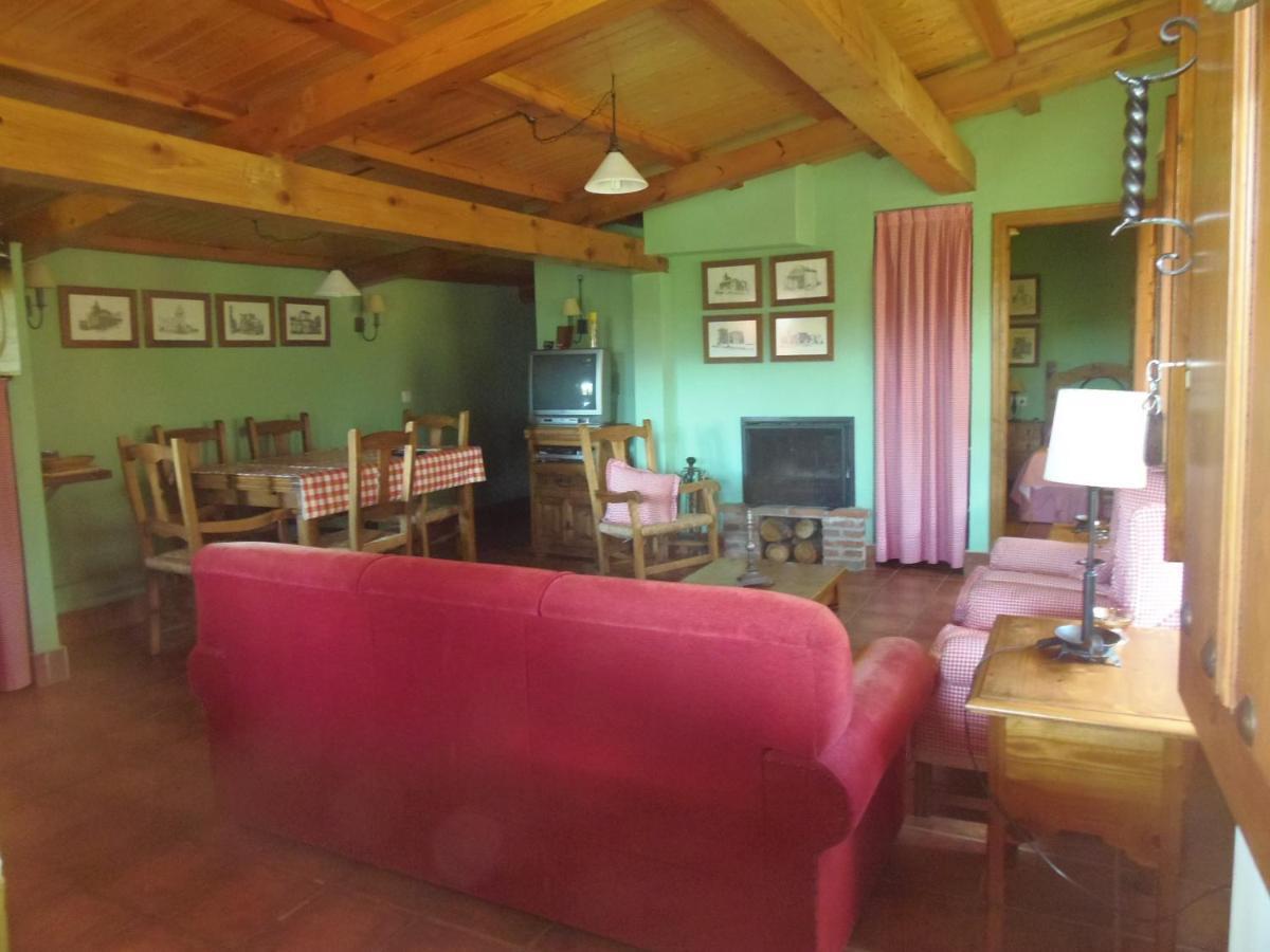 El Uncar Villa Castrejon de la Pena Ngoại thất bức ảnh